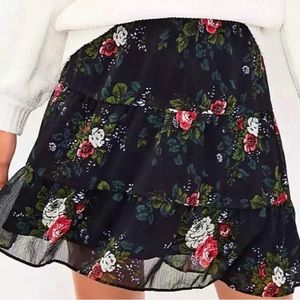 LOFT Short Black Skirt Floral Mini Spring Girly Cottagecore Women's Sz Medium